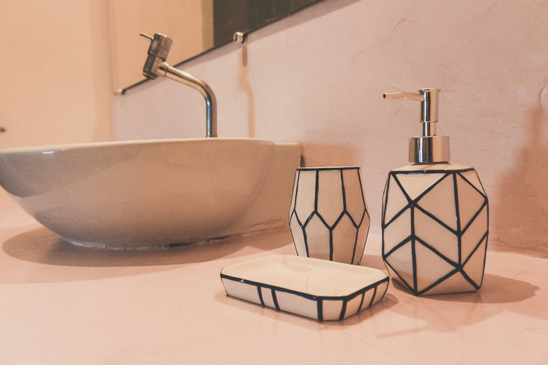 Bathroom 3, Maravista Guest House, Touros