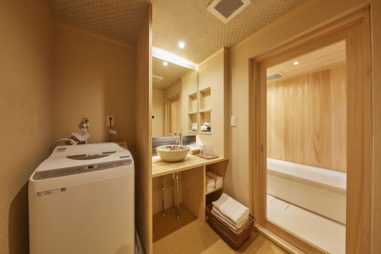 Bathroom 4, Rinn Miyagawacho Tsubaki, Kyoto