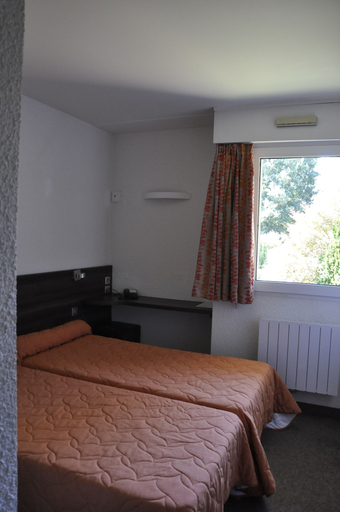 Bedroom 2, Henri 4, Côtes-d'Armor