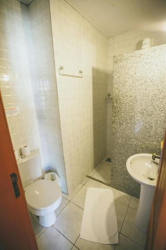 Bathroom, Pousada Del Rey, Macaé