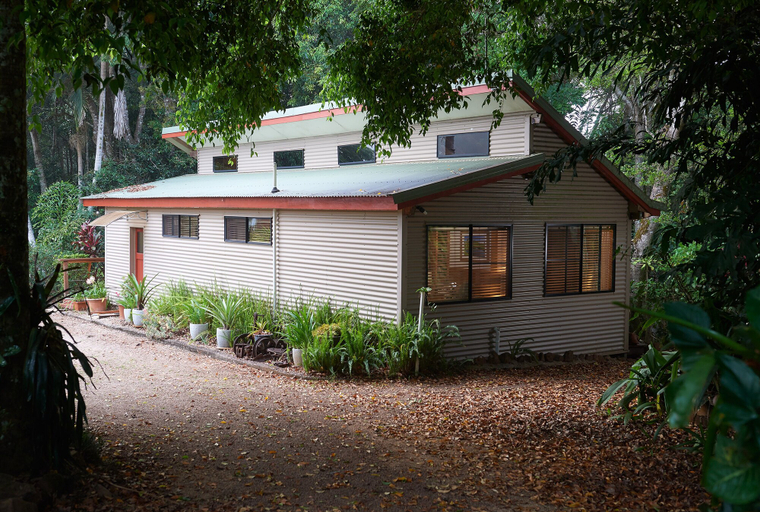 Exterior & Views 2, Sharlynn by the River, Eacham