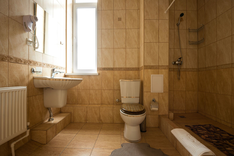 Bathroom 3, Aquila, Krasnodar gorsovet