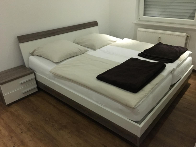 Bedroom 4, Hotel Friesenhof, Leer