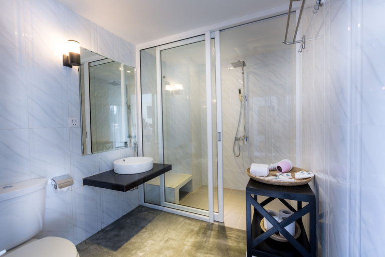 Bathroom 5, Mary Beach Hotel and Resort, Sihanoukville