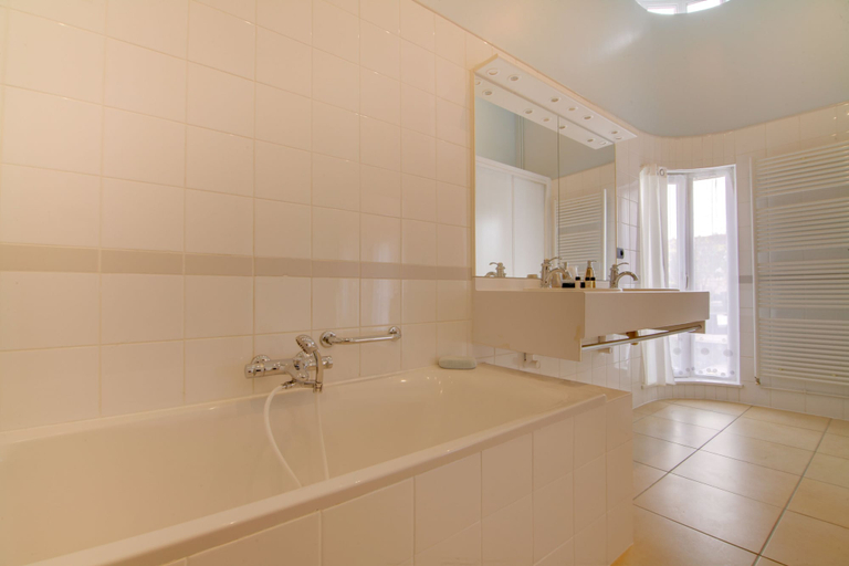 Bathroom 5, La Villa des Ducs, Meuse