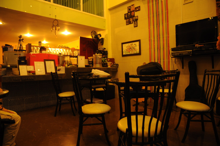 Food & Drinks 12