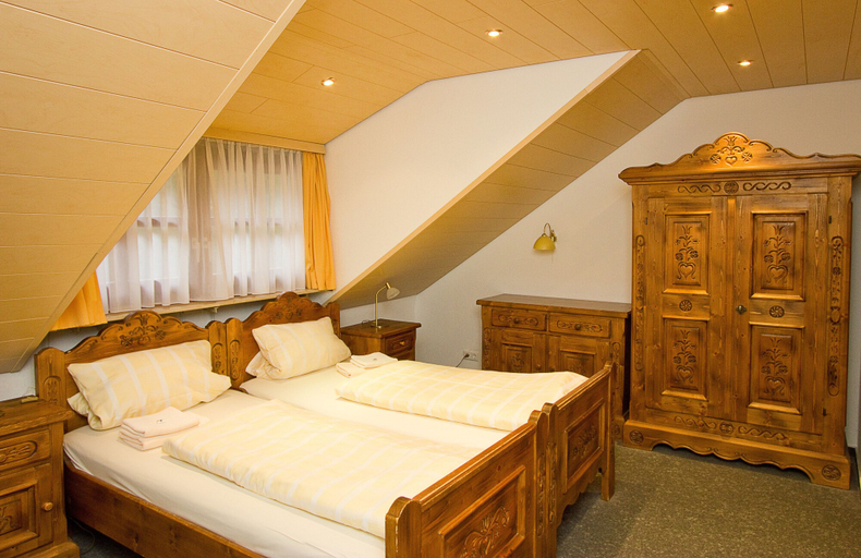 Bedroom 4, Naturfreundehaus Rahnenhof, Bad Dürkheim