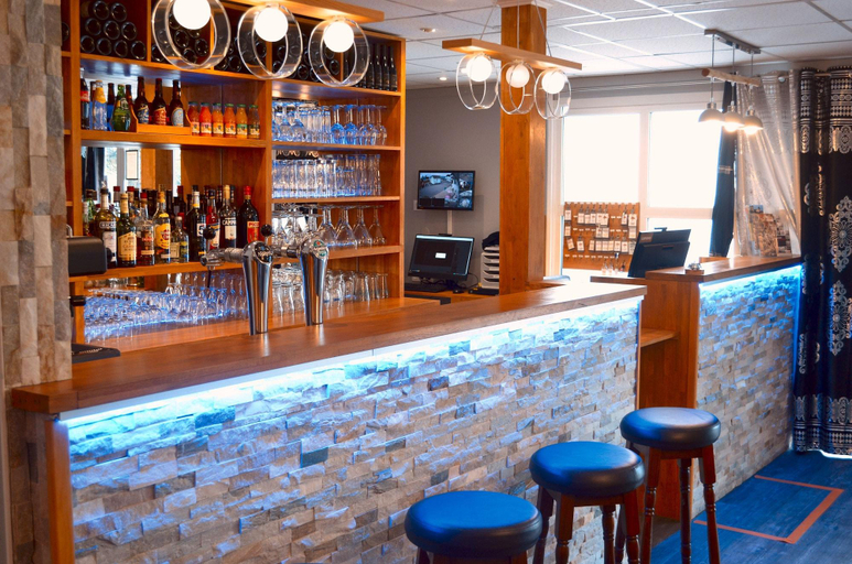 Food & Drinks