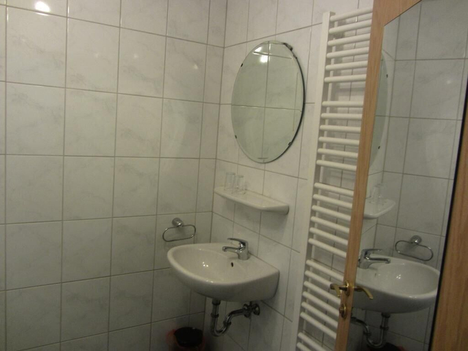 Bathroom 3, Hotel Gasthof Pension Riebel, Neustadt an der Waldnaab