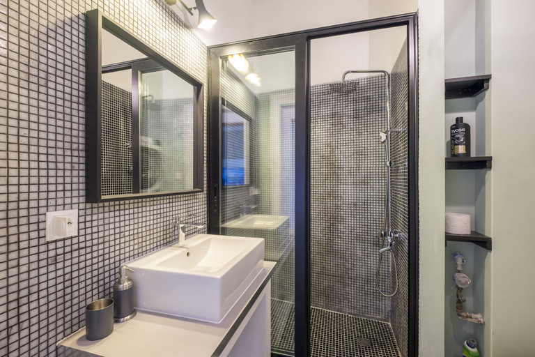 Bathroom 3, Stylish 2 BR Home in Center of Sofia, Stolichna