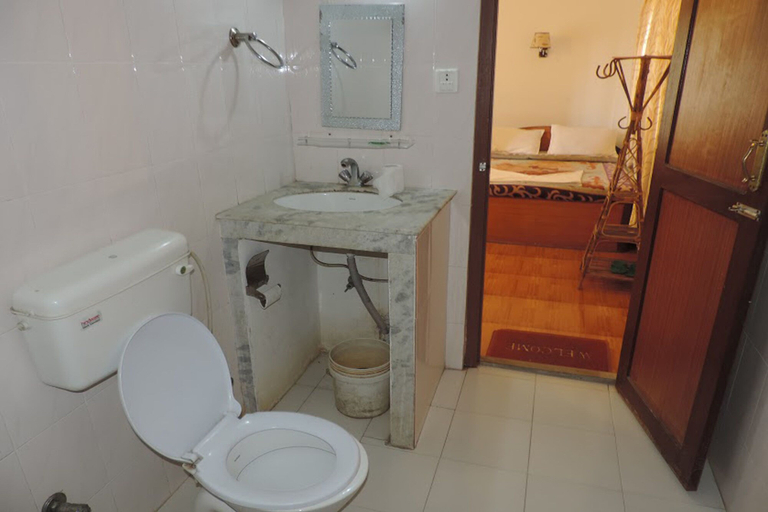 Bathroom 3, Hotel Orchid, Narayani