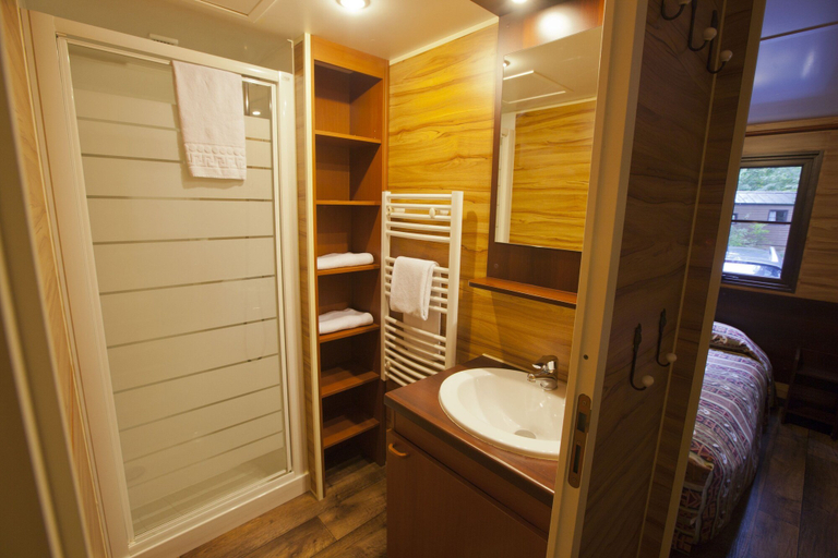 Bathroom 5, Disney Davy Crockett Ranch, Seine-et-Marne