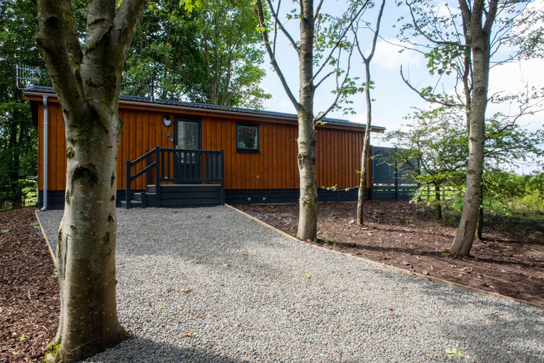 Exterior & Views 2, Super King Lodge-sleeps 2-hottub-sea View, Renfrewshire