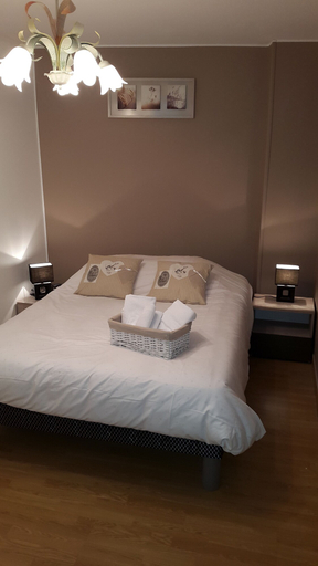 Bedroom 4, Lens Louvre 2, Pas-de-Calais