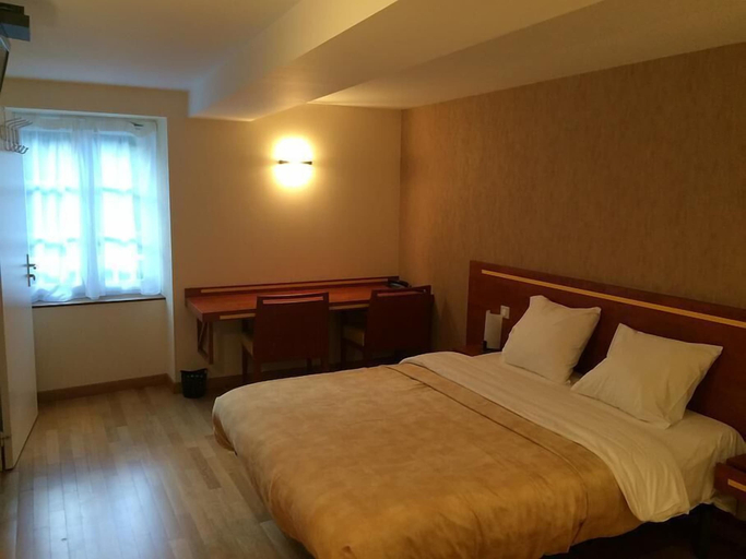 Bedroom 2, Hotel-Bistro Les Pas Sages, Pyrénées-Atlantiques