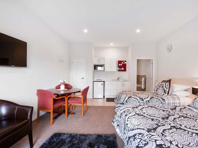 Others 5, Dunrovin Motel, Taupo