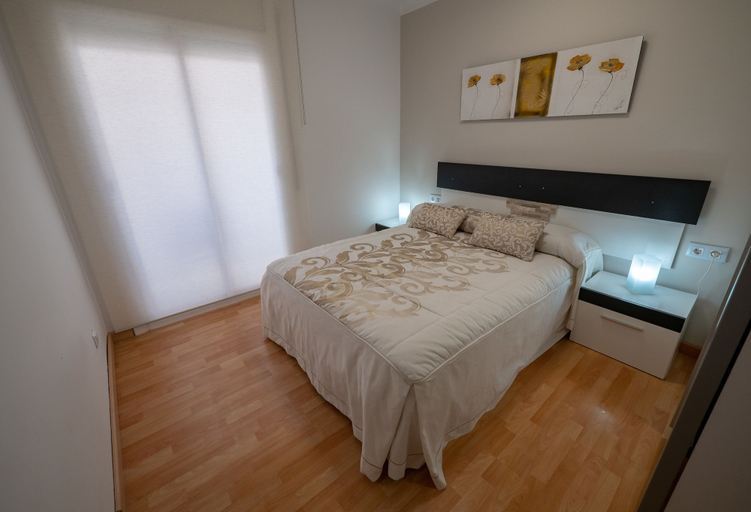 Bedroom 2, Apartament Els Pins, Girona