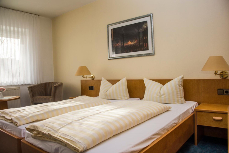 Bedroom 2, Hotel Restaurant Café Harzparadies, Nordhausen