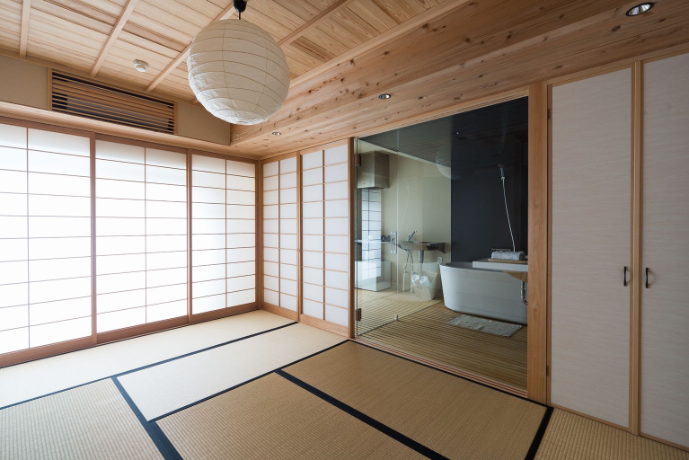 Others 5, Lica's Room, Kyoto