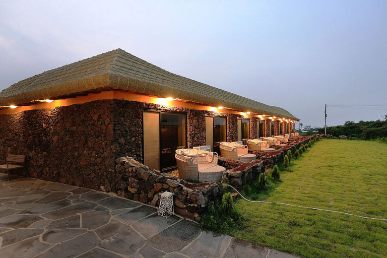 Exterior & Views 1, Horang Horang Pension, Seogwipo