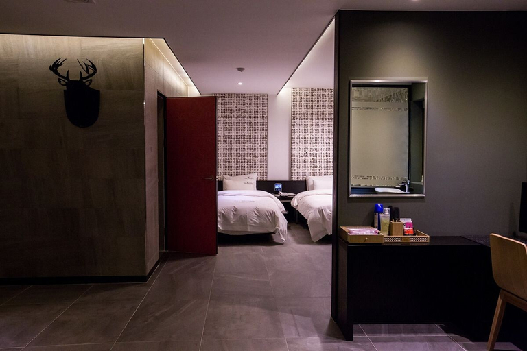 Others 5, The Zenith Hotel, Gimhae