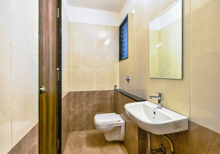 Bathroom 3, FabHotel Habitat, Pune