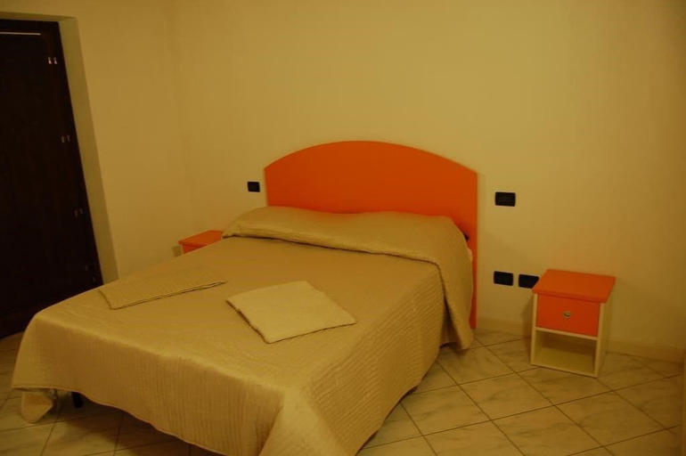 Bedroom 2, Agriturismo Rocca Dei Marchesi, Brescia