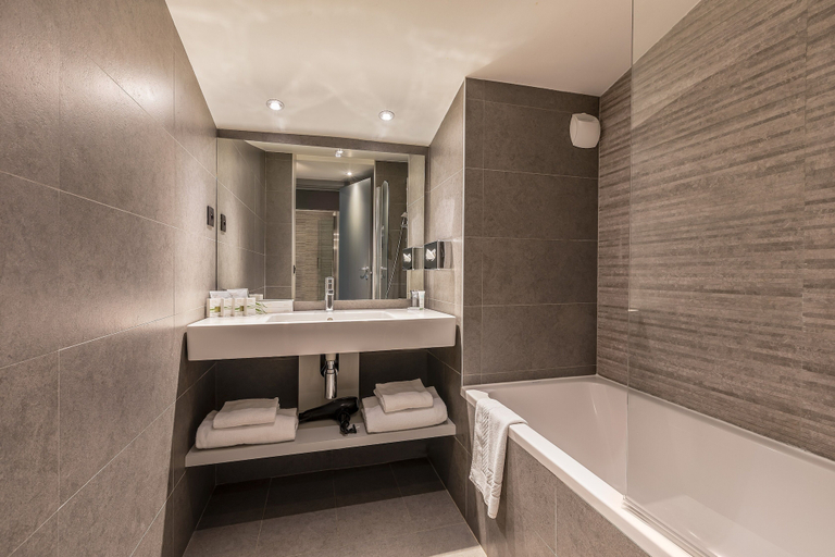 Bathroom 4, Chalet Hôtel le Prieuré & Spa, Haute-Savoie
