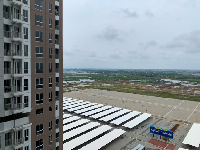 Exterior & Views, Comfortable 2BR Apartment Full AC at Tokyo Riverside PIK 2 By Travelio, Tangerang