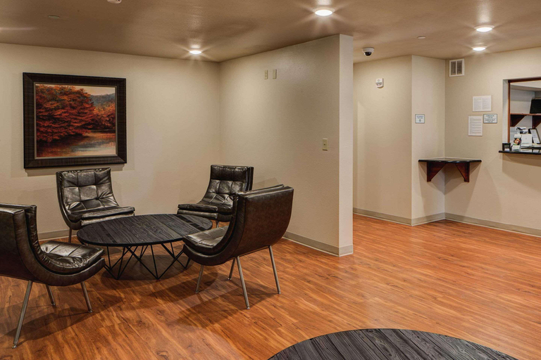 Public Area 2, WoodSpring Suites Columbus NE I-270 Airport, Franklin