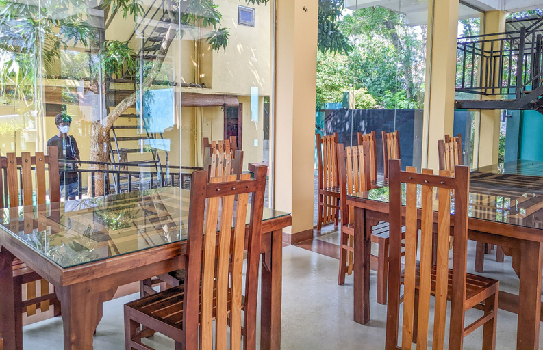 Food & Drinks 5, Yala Golden Wild, Thissamaharama