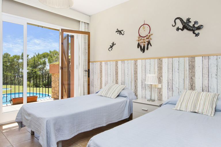 Bedroom 3, Villa Cuba, Girona
