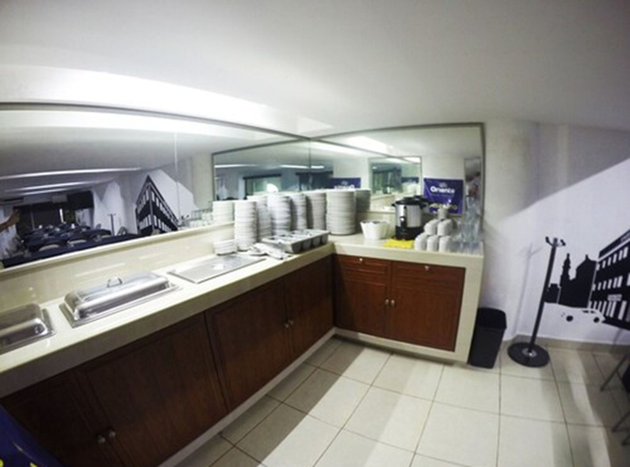 Others 5, Hotel Oriente, Veracruz