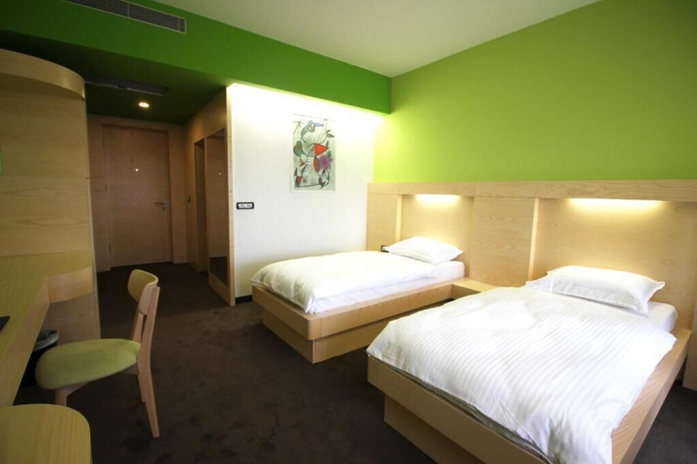 Bedroom 3, Hotel International Prishtina, Priština