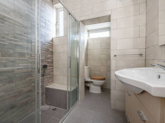 Bathroom 3, Valletta Cosmopolitan Apartment