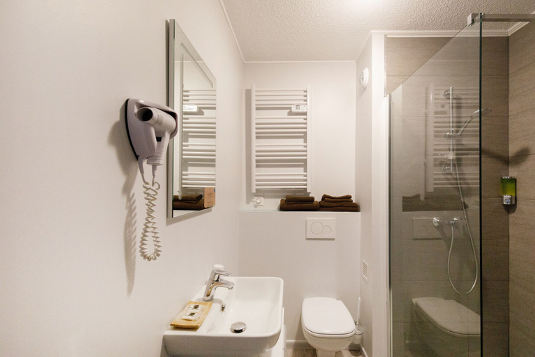 Bathroom 4, Hôtel de L'Etoile, Alpes-Maritimes