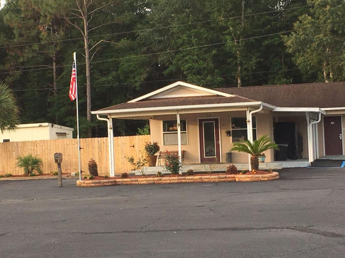 Exterior & Views 2, Blackwater Inn, Santa Rosa