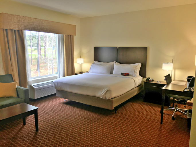Bedroom 4, Holiday Inn Express DEFUNIAK SPRINGS by IHG, Walton