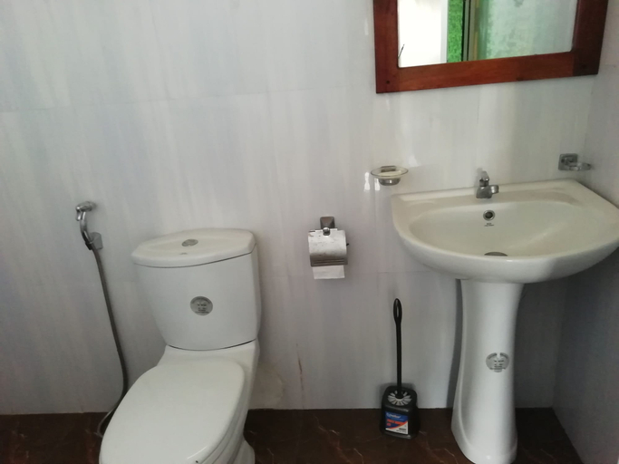 Bathroom 5, Esha Beach Resort Rooms, Trincomalee Town and Gravets