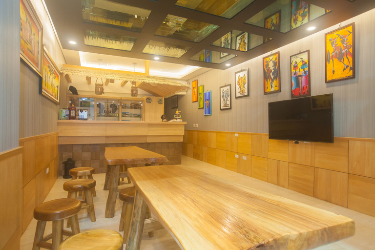 Food & Drinks