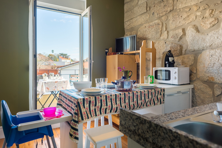 Food & Drinks 4, Centenary Fontainhas Apartments, Porto
