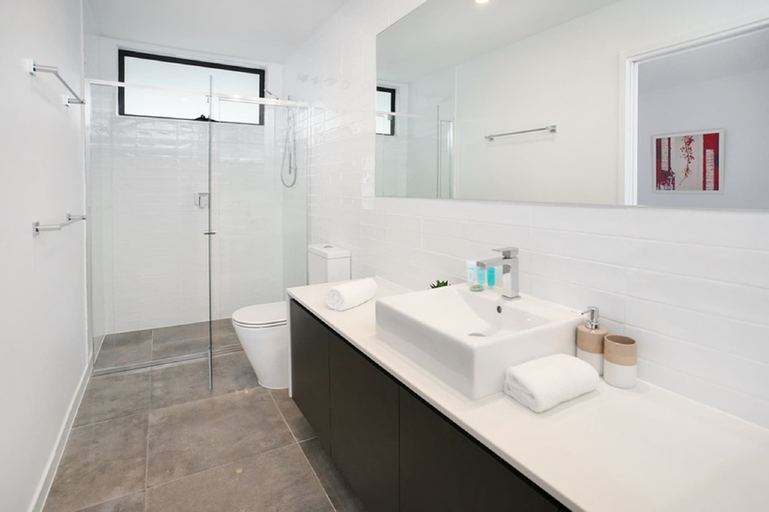 Bathroom, Views from Red Hill, Red Hill