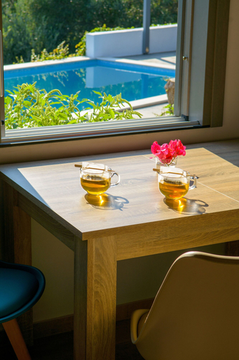 Others 4, Villa Douloumi, Crete