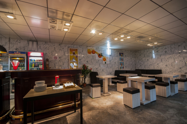 Food & Drinks 4, London Palace, Tbilisi