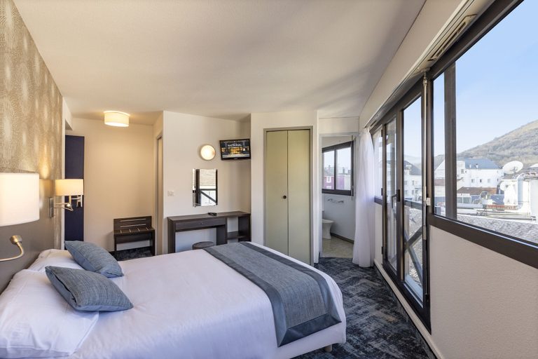 Bedroom 3, Hotel National, Hautes-Pyrénées