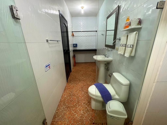 Bathroom 3, Hotel Cally Galapagos, Isabela