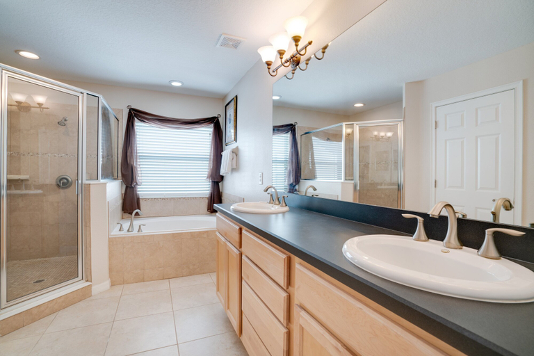 Bathroom 3, 2173victoria, Polk