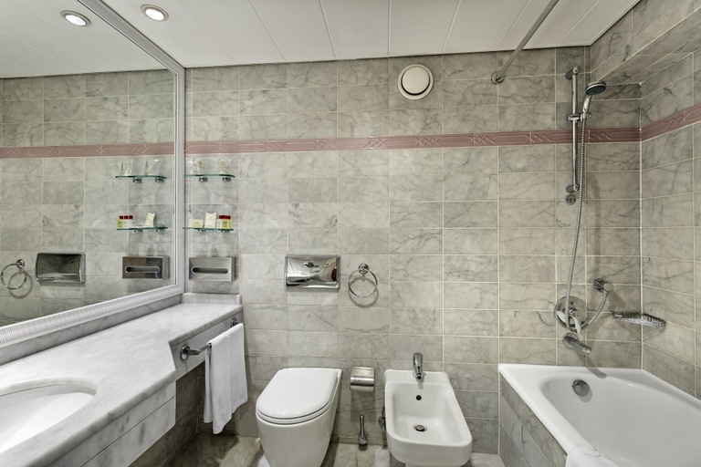 Bathroom 5, Özkaymak Falez Hotel, Antalya