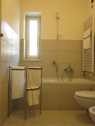 Bathroom, Appartamento Don Abbondio, Lecco