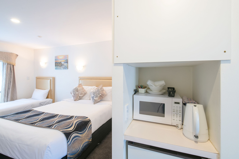 Bedroom 2, Auckland Newmarket Motel, Waitakere